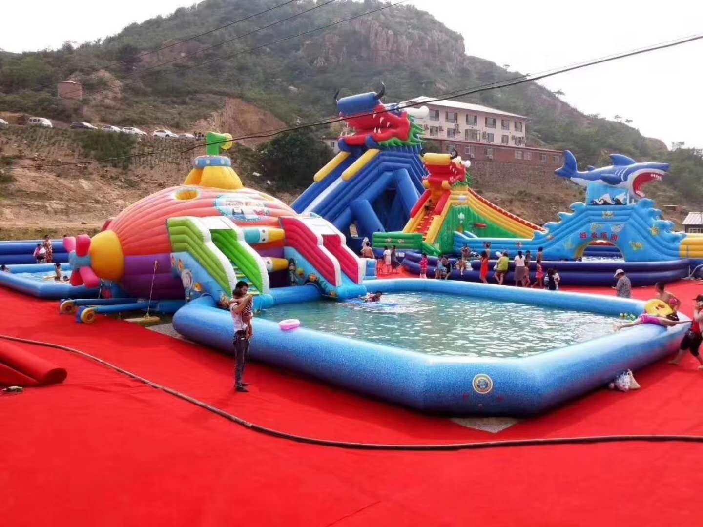 浈江深海潜艇充气水上乐园
